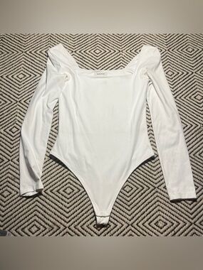 Aritzia Babaton Contour Square neck body suit